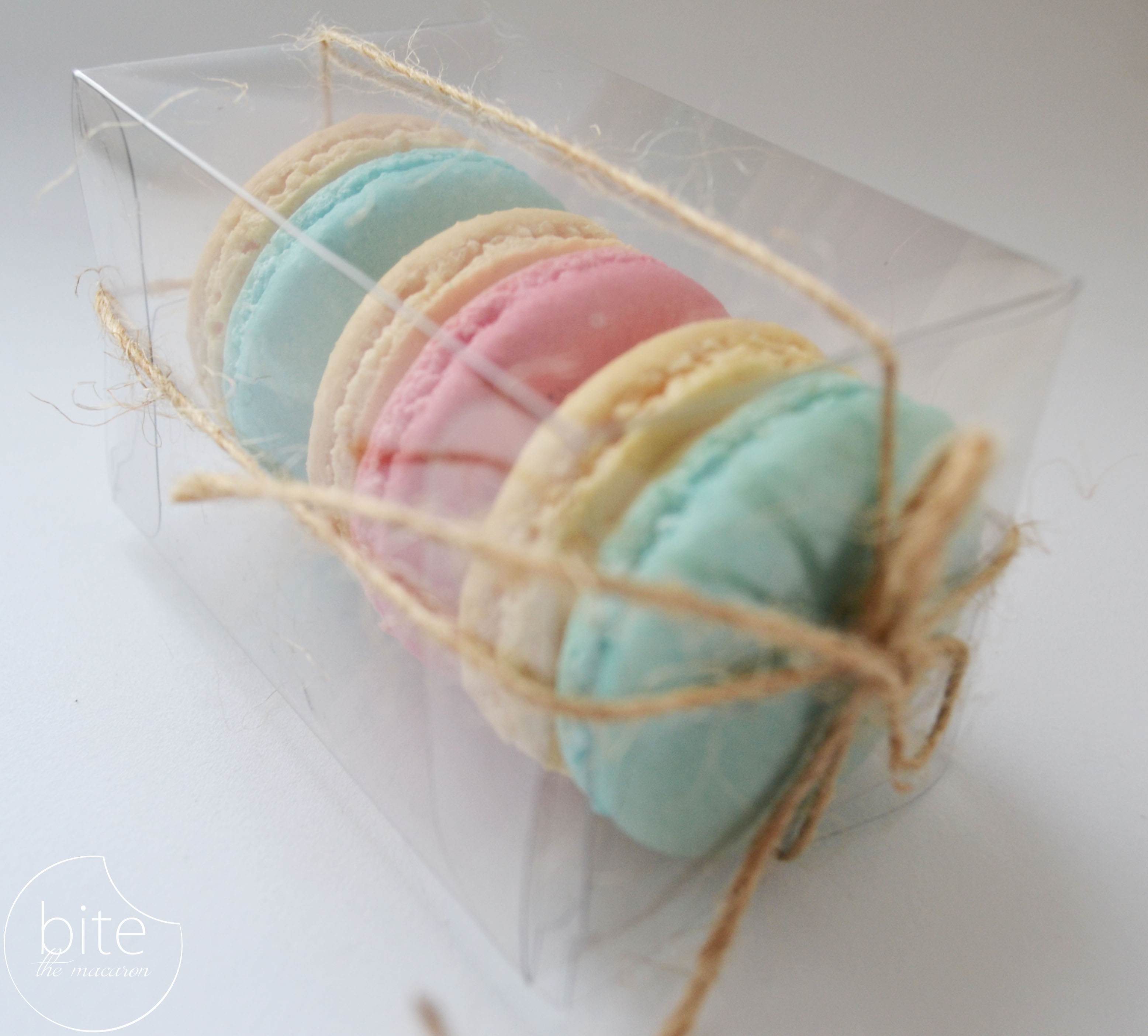 PARTY FAVOURS 3 MACARONS IN A SMALL BOX Bite the Macaron Handmade